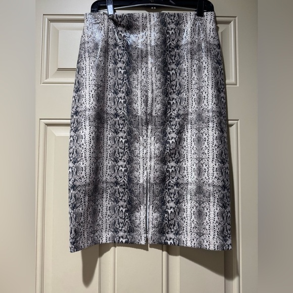 Express Black and White Pencil Skirt Knee-Length Work - Picture 2 of 11
